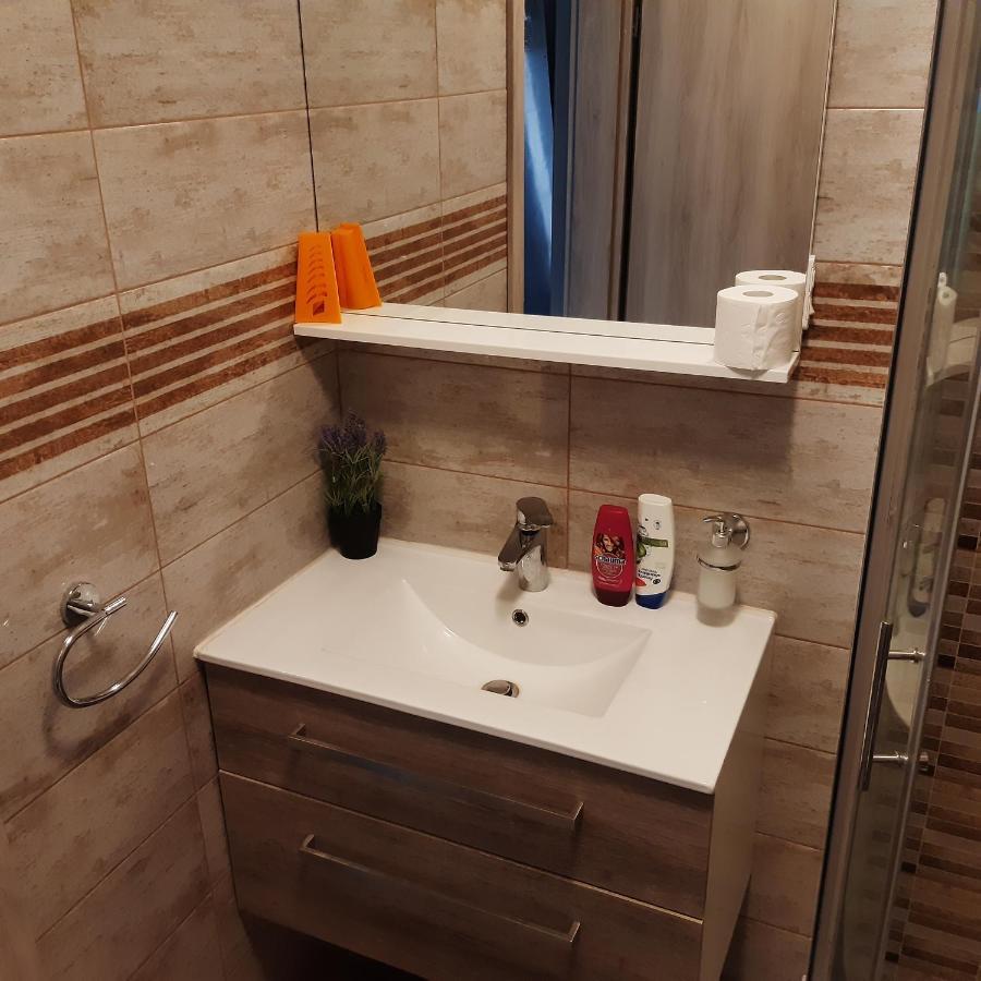 Apartma In Sobe Pilih Vipava Exterior photo