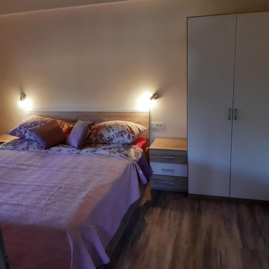 Apartma In Sobe Pilih Vipava Exterior photo
