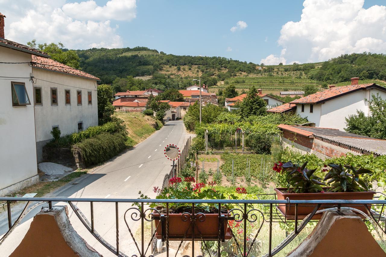 Apartma In Sobe Pilih Vipava Exterior photo