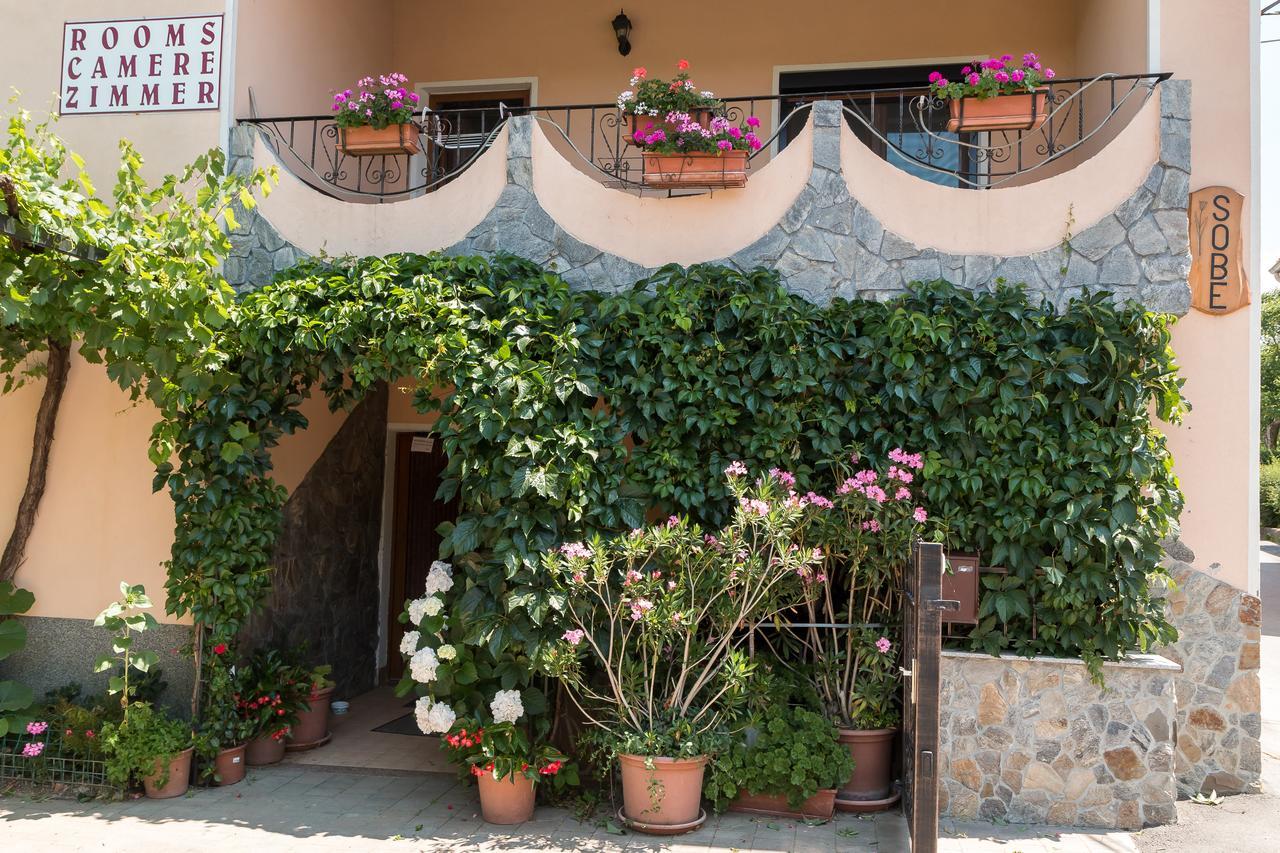 Apartma In Sobe Pilih Vipava Exterior photo